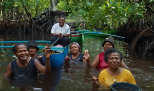 Astra dan Masyarakat Enggros Pulihkan Pesisir Kampung Adat Papua